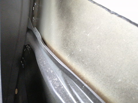 Фотография детали AA022421; Дверь задняя левая (LR080198) для Land Rover Discovery/БУ; Оригинал; Р0, Хорошее; (PAB, 820) Черный перлам.. Фото номер 18