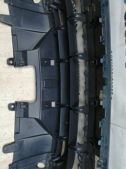 AA045868; Бампер передний; под паркт.; под омыват. (HY32-17F003-AAW) для Land Rover Discovery V L462 (2017 - 2020)/БУ; Оригинал; Р1, Мелкий дефект; 