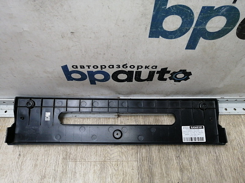 Фотография детали AA045181; Площадка под номер (86529-BW000) для Hyundai Creta II (2021-2023)/БУ; Оригинал; Р1, Мелкий дефект; . Фото номер 8