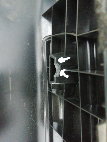 Фотография детали AA005210; Накладка задней панели внутренняя, пластик (51477314704) для BMW Х6 II (F16) (2014-2019)/БУ; Оригинал; Р1, Мелкий дефект; . Фото номер 8