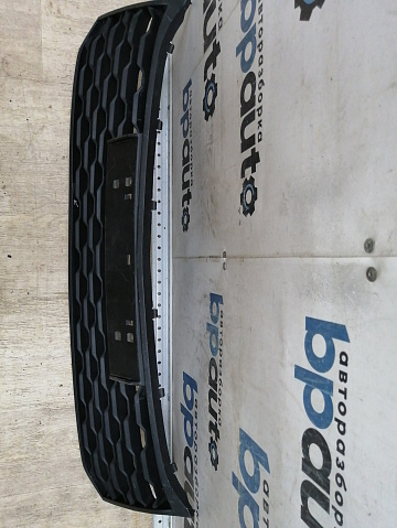 Фотография детали AA045278; Решетка переднего бампера; под паркт. (6402A373) для Mitsubishi Pajero Sport III (2015-2020)/БУ; Оригинал; Р1, Мелкий дефект; . Фото номер 4