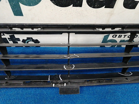 Фотография детали AA037728; Решетка переднего бампера (53112-33040) для Toyota Camry 40 рест. (2010 — 2011)/БУ; Оригинал; Р1, Мелкий дефект; . Фото номер 3