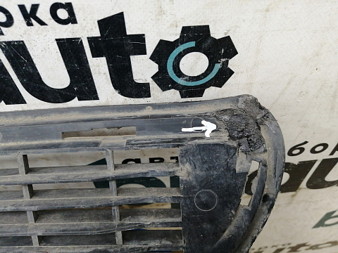 Фотография детали AA025944; Решетка переднего бампера (A1698850023) для Mercedes-Benz A-klasse II (W169) (2004-2008)/БУ; Оригинал; Р1, Мелкий дефект; . Фото номер 11