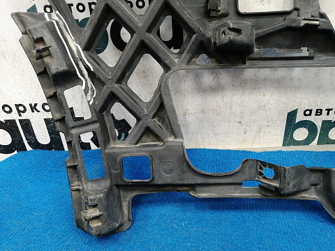 Фотография детали AA036628; Кронштейн переднего бампера левый (5G0807723D) для Volkswagen Golf/БУ; Оригинал; Р1, Мелкий дефект; . Фото номер 9