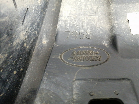 Фотография детали AA017332; Накладка заднего правого крыла нижняя, трехдверка (BJ3M-274A48-AC) для Land Rover Range Rover Evoque/БУ; Оригинал; Р1, Мелкий дефект; . Фото номер 6