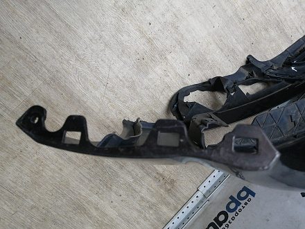 AA045517; Бампер передний; под паркт.; под омыват. (4L0 807 437 H) для Audi Q7 I рест. (2010-2015)/БУ; Оригинал; Р1, Мелкий дефект; 