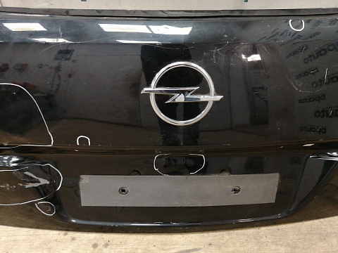 Фотография детали AA038151; Крышка багажника (93182974) для Opel Astra/БУ; Оригинал; Р2, Удовлетворительное; . Фото номер 13