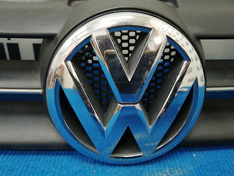 Фотография детали AA037100; Решетка радиатора (6R0853653C) для Volkswagen Polo V Hatchback (2009-2013)/БУ; Оригинал; Р0, Хорошее; . Фото номер 7