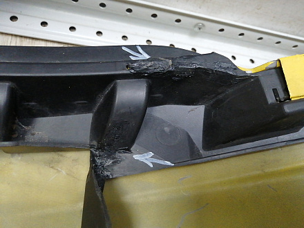 AA046278; Бампер передний; без паркт.; без омыват. (9687534777) для Citroen DS3 (2010-2014)/БУ; Оригинал; Р1, Мелкий дефект; 