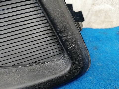 Фотография детали AA029770; Накладка противотум. фары правая, под диодную птф (KA0H-50C11A) для Mazda CX-5 I рест. (2015-2017)/БУ; Оригинал; Р1, Мелкий дефект; . Фото номер 2