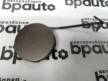 AA045957; Заглушка буксир. крюка переднего бампера (5M0807241A) для Volkswagen Golf Plus II (2009-2014)/БУ; Оригинал; Р1, Мелкий дефект; 