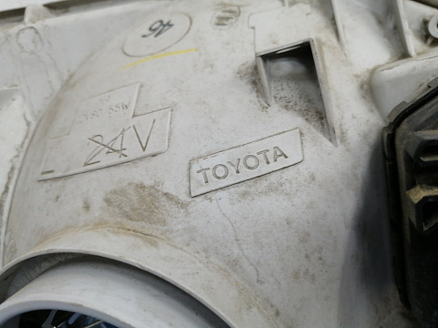 Фотография детали AA021156; Фара галоген левая (81170-26420) для Toyota Hiace H 200 (2005-2010)/БУ; Оригинал; Р1, Мелкий дефект; . Фото номер 9