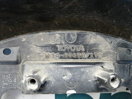 AA014959; Решетка радиатора (53114-60160) для Toyota Land Cruiser 200 рест.2 (2015 - н.в.)/БУ; Оригинал; Р1, Мелкий дефект; 