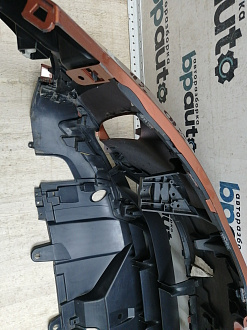 AA045867; Бампер передний; под паркт.; под омыват. (HY32-17F003-AAW) для Land Rover Discovery V L462 (2017 - 2020)/БУ; Оригинал; Р1, Мелкий дефект; 