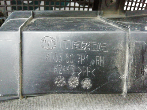 Фотография детали AA003567; Накладка под дворники правая, жабо (KD53-507P1) для Mazda CX-5/БУ; Оригинал; Р0, Хорошее; . Фото номер 9