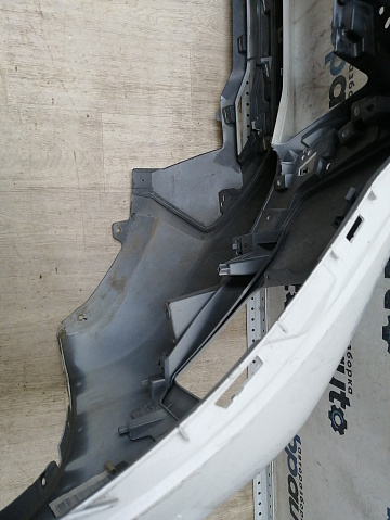 Фотография детали AA045834; Бампер передний; без паркт.; без омыват. (6400J511ZZ) для Mitsubishi Pajero Sport III рест. (2019-н.в.)/БУ; Оригинал; Р2, Удовлетворительное; . Фото номер 15