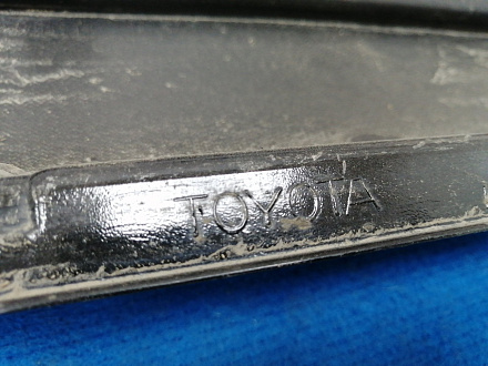 AA016341; Накладка на порог левая (75860-60040) для Toyota Land Cruiser/БУ; Оригинал; Р1, Мелкий дефект; 