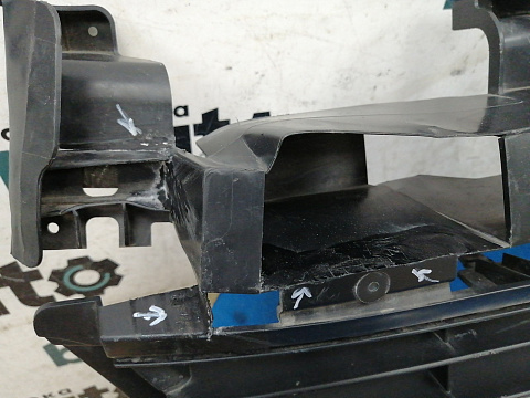 Фотография детали AA030551; Решетка переднего бампера (622542439R) для Renault Logan II (2013-2018)/БУ; Оригинал; Р1, Мелкий дефект; . Фото номер 4