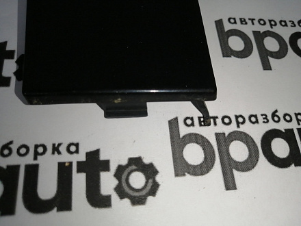 AA045026; Заглушка букс. крюка  заднего бампера (3AE807441A) для Volkswagen Passat B7 Sedan (2011- 2014)/БУ; Оригинал; Р1, Мелкий дефект; 