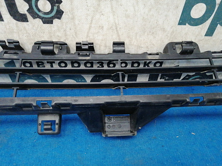 AA032329; Решетка переднего бампера верхняя (51117294476) для BMW Х5 III (F15) (2013-2018)/БУ; Оригинал; Р1, Мелкий дефект; 