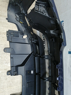 AA045884; Бампер передний; под паркт.; под омыват. (HY32-17F003-AAW) для Land Rover Discovery V L462 (2017 - 2020)/БУ; Оригинал; Р1, Мелкий дефект; 