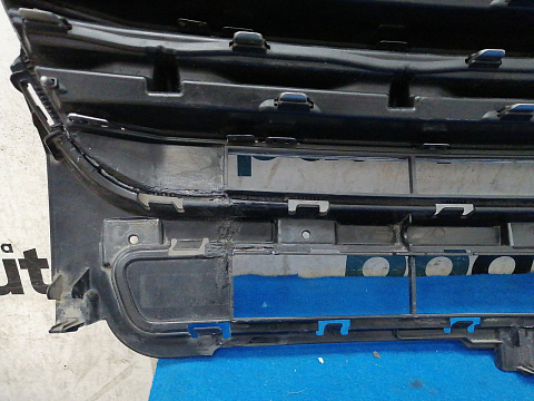 Фотография детали AA028229; Решетка радиатора (FB5Z-8200-GA) для Ford Explorer V рест. (2015-2018)/БУ; Оригинал; Р2, Удовлетворительное; . Фото номер 14