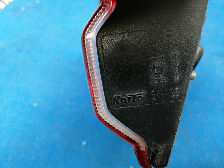 AA017920; Фонарь в крышку багажника правый (81581-60180) для Toyota Land Cruiser 200 (2008 — 2012)/БУ; Оригинал; Р0, Хорошее; 