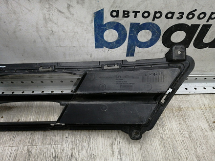 AA045107; Решетка переднего бампера (86561-4L500) для Hyundai Solaris/БУ; Оригинал; Р1, Мелкий дефект; 