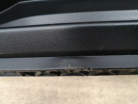 Фотография детали AA034393; Бампер задний нижняя часть; под паркт. (5NA807521) для Volkswagen Tiguan II (2016- 2020)/БУ; Оригинал; Р1, Мелкий дефект; . Фото номер 6