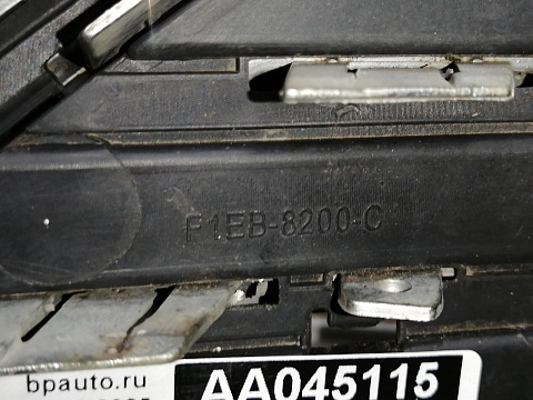 Фотография детали AA045115; Решетка радиатора (F1EB-8200-C) для Ford Focus/БУ; Оригинал; Р1, Мелкий дефект; . Фото номер 21