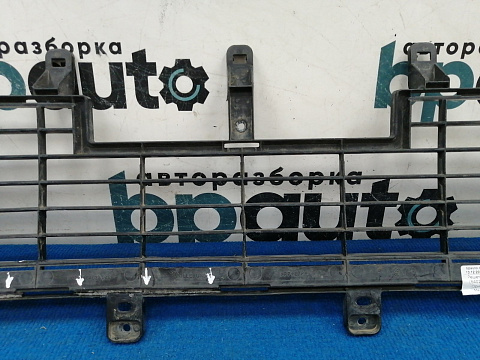 Фотография детали AA037734; Решетка переднего бампера (6402A046) для Mitsubishi Pajero IV (2006-2012)/БУ; Оригинал; Р1, Мелкий дефект; . Фото номер 12