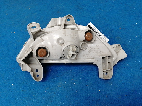 Фотография детали AA034811; Повторитель поворота в бампер правый (B45A-51350A) для Mazda 3 BM/БУ; Оригинал; Р1, Мелкий дефект; . Фото номер 6