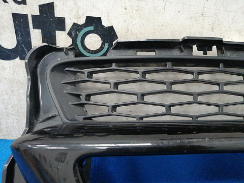 Фотография детали AA028052; Решетка переднего бампера левая (DK62-17K947-AA) для Land Rover Range Rover Sport II L 494 (2013 - 2017)/БУ; Оригинал; Р1, Мелкий дефект; . Фото номер 3