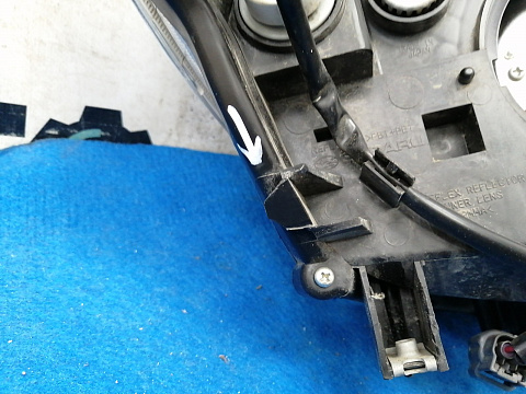 Фотография детали AA027325; Фара ксенон левая (84912-SC192) для Subaru Forester III (2008-2012)/БУ; Оригинал; Р1, Мелкий дефект; . Фото номер 7