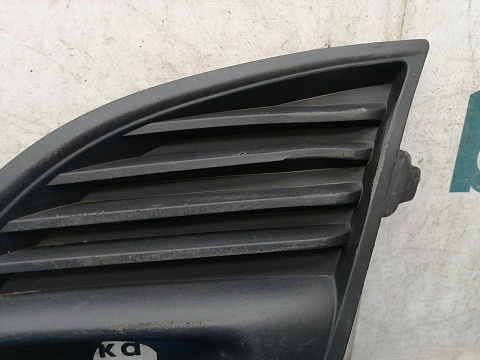 Фотография детали AA036721; Накладка ПТФ левая, матовая (95093364) для Chevrolet Cruze/БУ; Оригинал; Р1, Мелкий дефект; . Фото номер 4