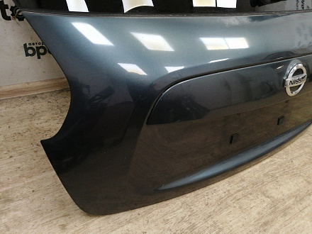 AA037038; Крышка багажника (K0100-1KAAD) для Nissan Juke/БУ; Оригинал; Р1, Мелкий дефект; 