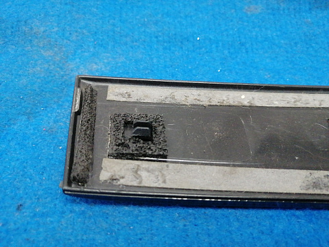 Фотография детали AA029318; Накладка на стойку двери задняя правая (83260-2W000) для Hyundai Santa Fe/БУ; Оригинал; Р1, Мелкий дефект; . Фото номер 8