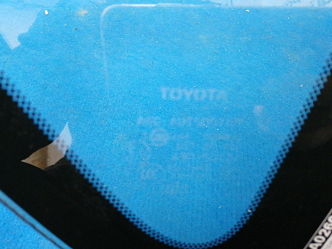 Фотография детали AA026045; Стекло заднего правого крыла (62710-42270) для Toyota Rav4/БУ; Оригинал; Р2, Удовлетворительное; . Фото номер 4
