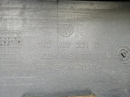 AA044567; Бампер передний; без паркт.; под омыват. (1K0807221D) для Volkswagen Jetta V (2005- 2010)/БУ; Оригинал; Р1, Мелкий дефект; 