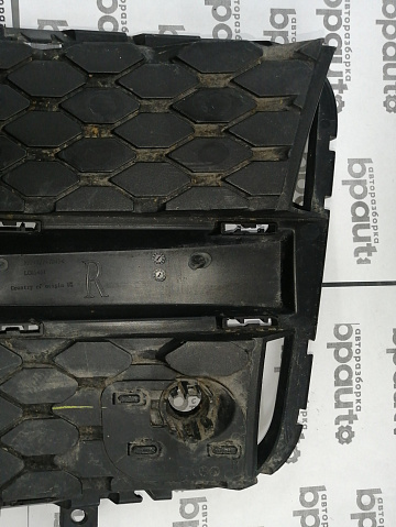 Фотография детали AA045542; Решетка переднего бампера правая; под паркт. (HK83-8B289-AA) для Jaguar F-Pace I (2016-2020)/БУ; Оригинал; Р0, Хорошее; . Фото номер 8