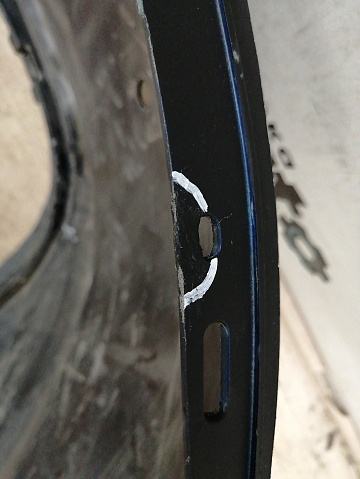 Фотография детали AA038477; Бампер задний; под паркт. (60U 807 421 B) для Skoda Rapid/БУ; Оригинал; Р1, Мелкий дефект; . Фото номер 10