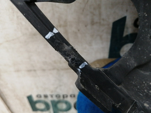 Фотография детали AA032267; Решетка переднего бампера (8A6117B968DB) для Ford Fiesta VI (2008-2013)/БУ; Неоригинал; Р1, Мелкий дефект; . Фото номер 14