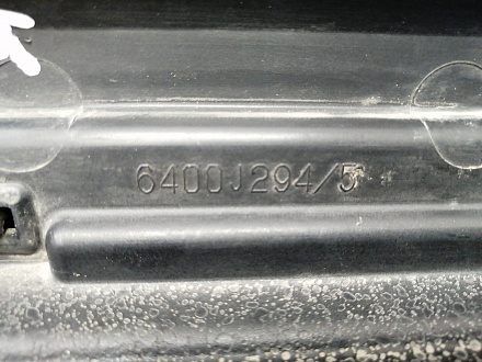 AA030489; Накладка переднего бампера центр. (6400J294) для Mitsubishi Outlander III рест.3 (2018-н.в.)/БУ; Оригинал; Р2, Удовлетворительное; 