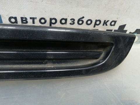 Фотография детали AA045580; Накладка переднего бампера правая (L8A2-17D749-AA) для Land Rover Range Rover Velar L560 (2017 - 2023)/БУ; Оригинал; Р1, Мелкий дефект; . Фото номер 4