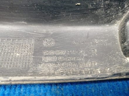 AA037423; Молдинг переднего бампера правый; под омыват. (1K0807718C) для Volkswagen Golf/БУ; Оригинал; Р1, Мелкий дефект; 
