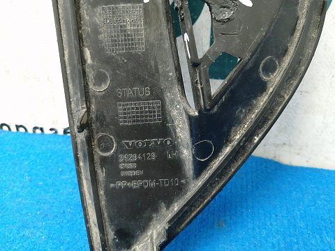 Фотография детали AA028007; Решетка переднего бампера левая; без паркт. (31294129) для Volvo/БУ; Оригинал; Р1, Мелкий дефект; . Фото номер 5