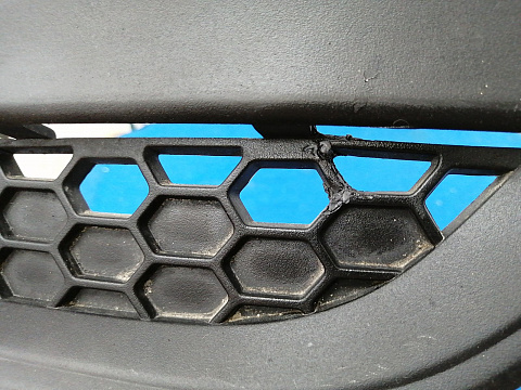 Фотография детали AA028007; Решетка переднего бампера левая; без паркт. (31294129) для Volvo/БУ; Оригинал; Р1, Мелкий дефект; . Фото номер 2