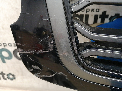 Фотография детали AA033727; Решетка радиатора (JK52-8200-BC) для Land Rover Range Rover IV рест. L405 (2017- н.в.)/БУ; Оригинал; Р2, Удовлетворительное; . Фото номер 12