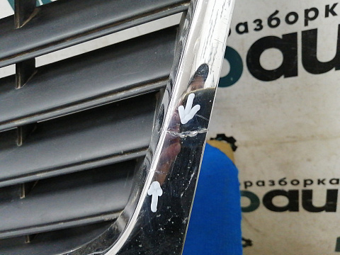 Фотография детали AA026943; Решетка радиатора; под паркт. (3C0853651B) для Volkswagen Passat/БУ; Оригинал; Р1, Мелкий дефект; . Фото номер 4