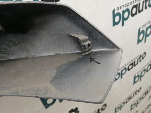 Фотография детали AA039635; Накладка переднего бампера центральная нижняя (6405A197) для Mitsubishi Outlander III рест.2 (2015-2018)/БУ; Оригинал; Р2, Удовлетворительное; . Фото номер 8